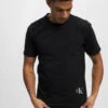 Calvin Klein Herren T-Shirt Badge Turn Up In Schwarz